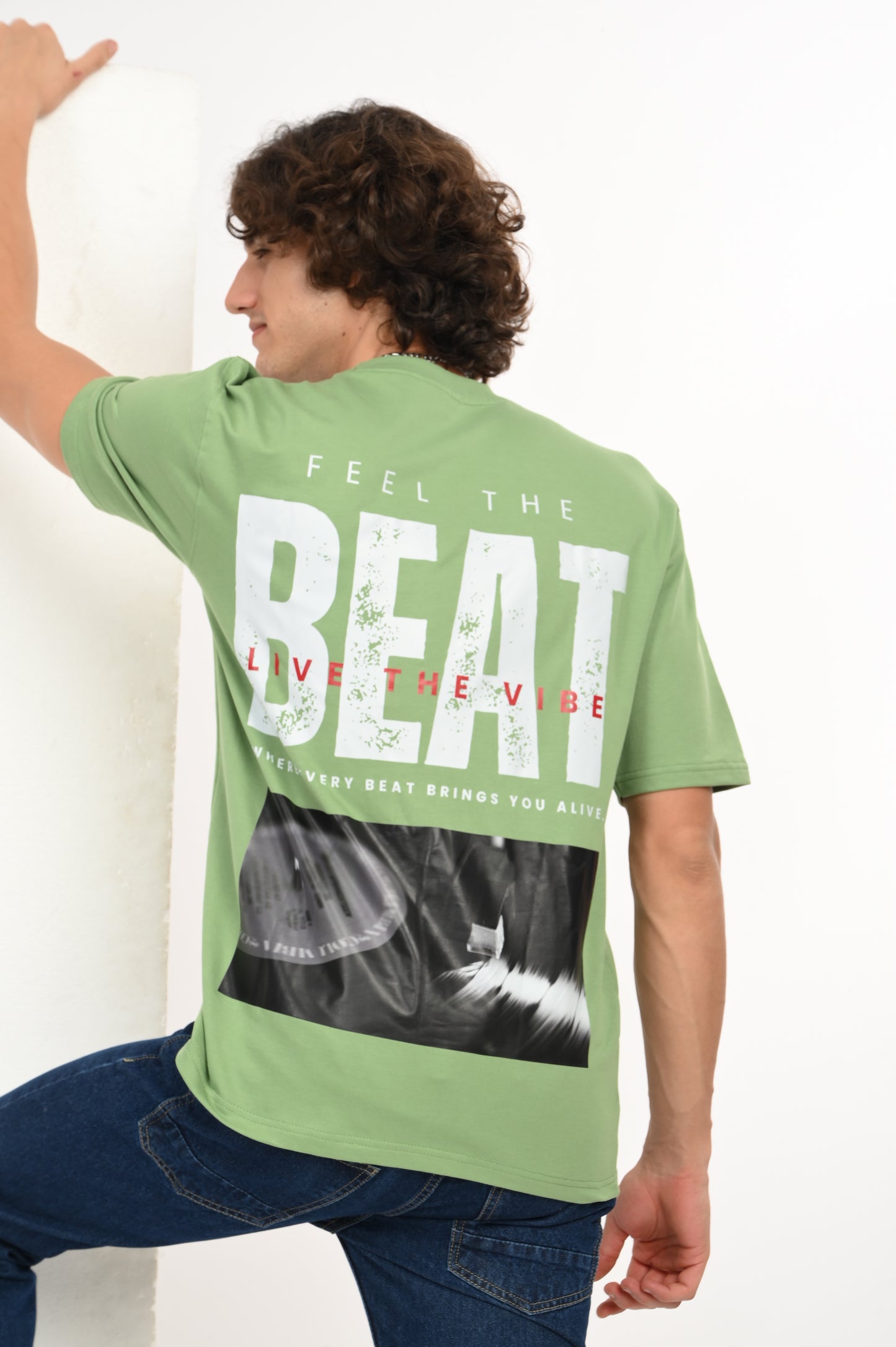 DLAZY FEEL THE BEAT GREEN OVERSIZED TEE